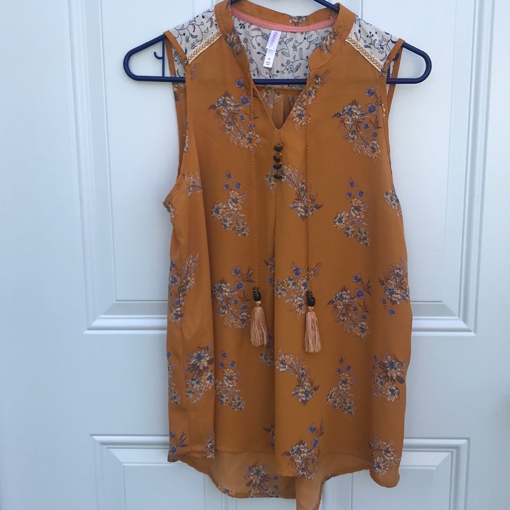 Xhilaration sleeveless top, NWT, size Medium